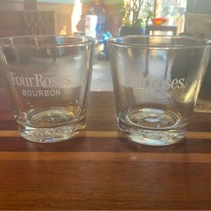 Four roses bourbon rocks glassed